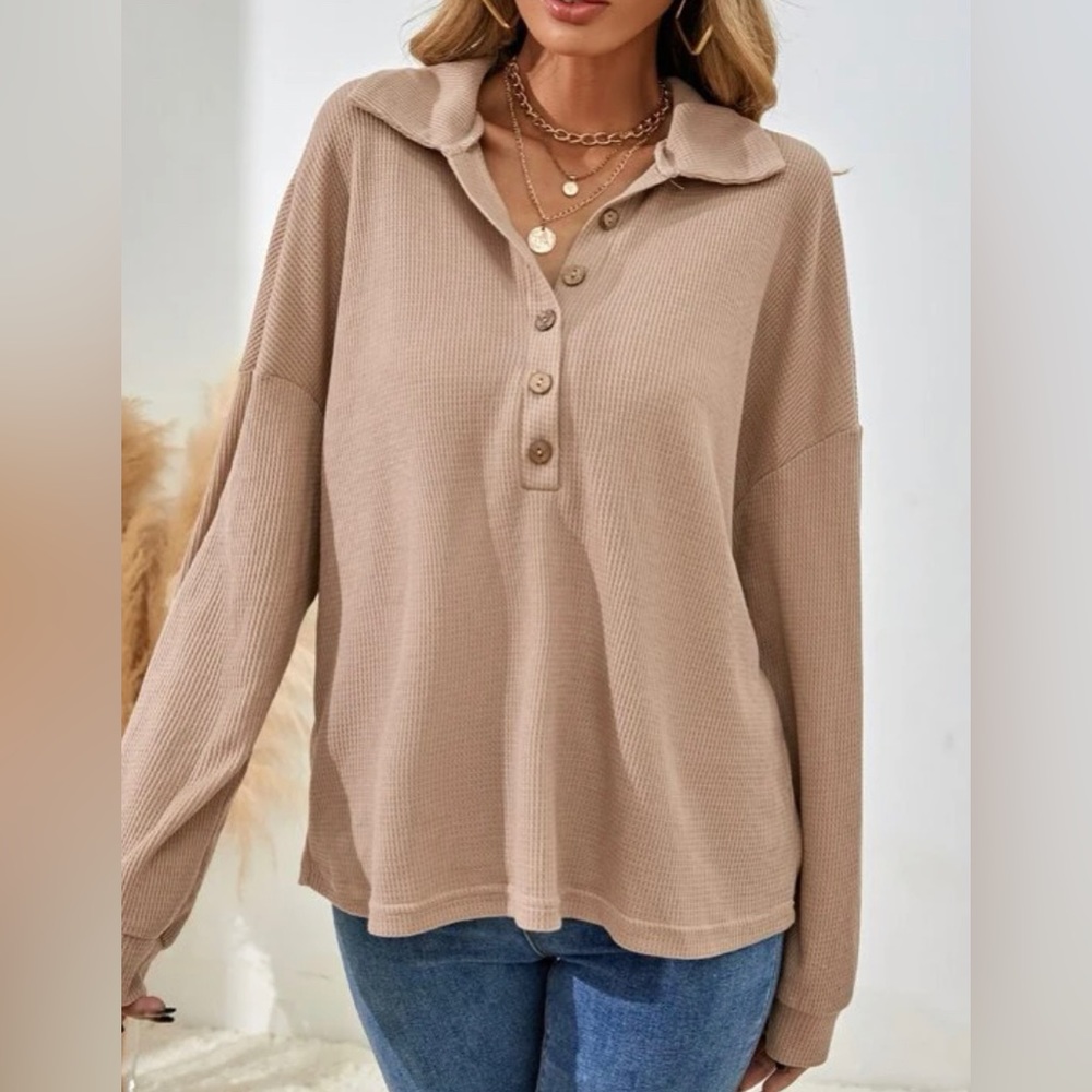 Beige collared T shirt (Size Small)